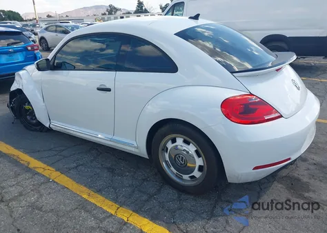 2015 Volkswagen Beetle 1.8T z USA, uszkodzony, nr VIN 3VWF17AT0FM648031